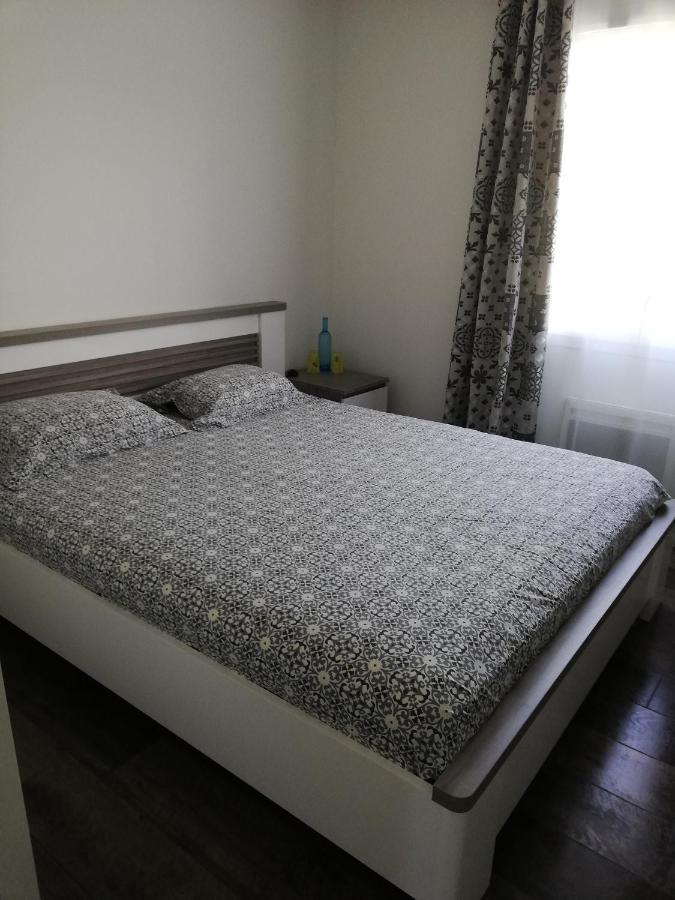 Chambre D'Hotes Chez Sandrine Guitres Ngoại thất bức ảnh